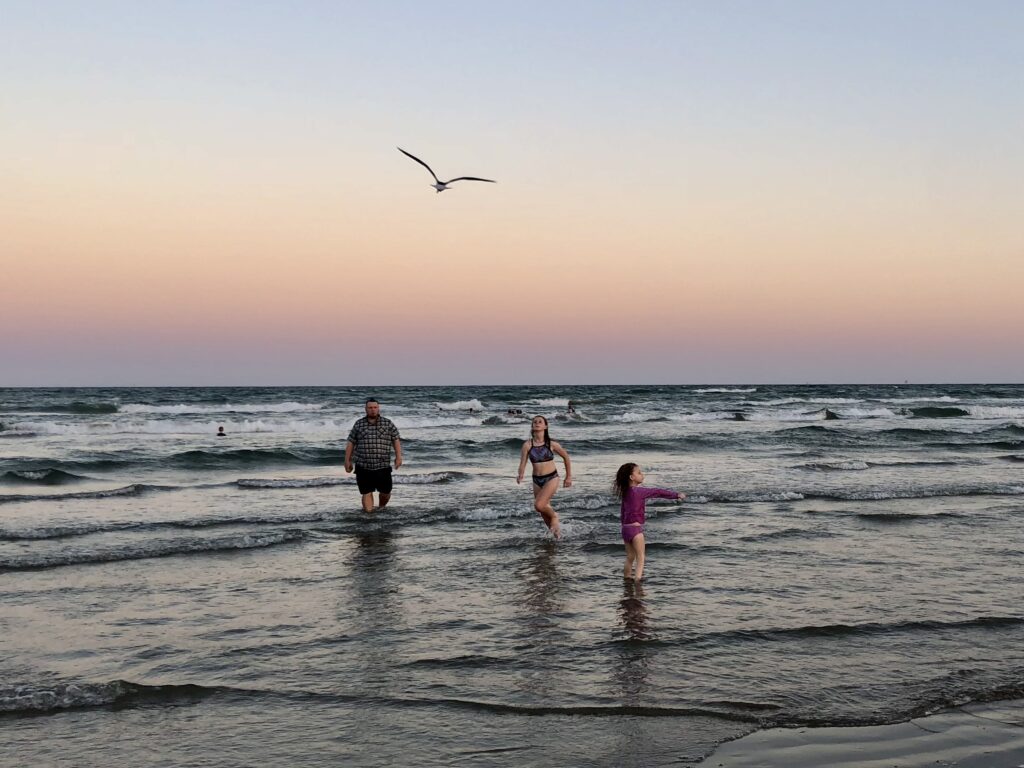 beach family sunset | Port Aransas Explorer @portaransastex