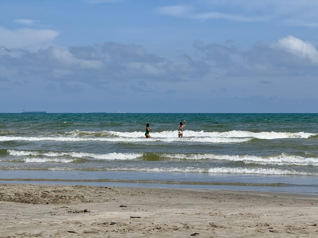 Girls waves water beach | Port Aransas Explorer @portaransastex